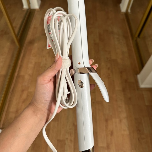 1.25 T3 ID curling iron (newest, smart technology) - Picture 3 of 6